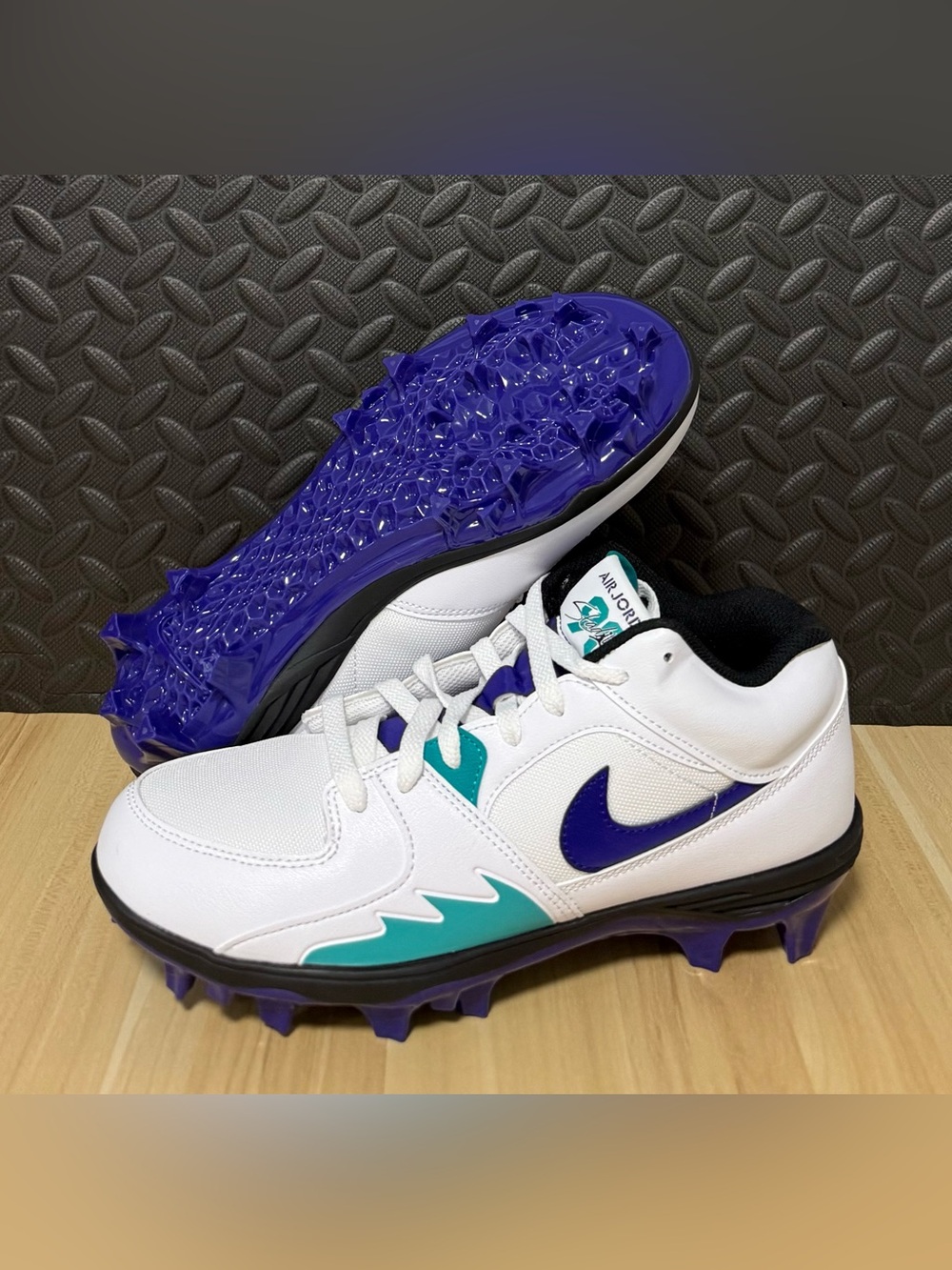 Nike Air Jordan Stadium 90 Football Cleat White Grape Ice HQ0210 105 Mens Size 9